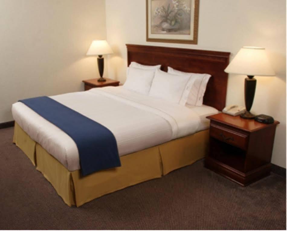 Holiday Inn Express & Suites Jackson/Pearl International Airport Extérieur photo